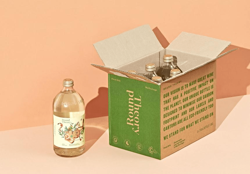 Prototipo de envase de cartón utilizado como referencia en un proyecto de diseño de packaging.
